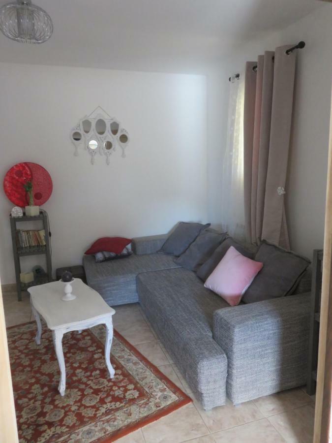 Charmant Appartement Saint Gely Cornillon Exteriér fotografie